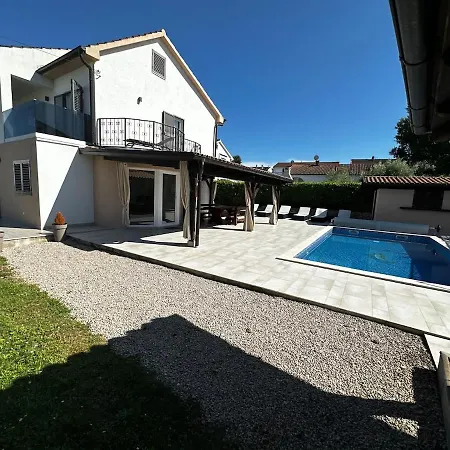 Peaceful Tereza Vilă *