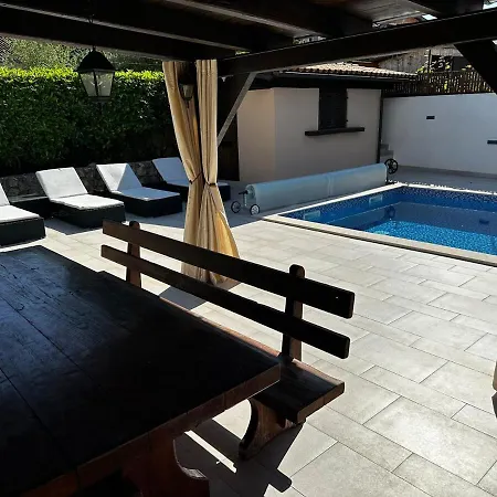 Peaceful Tereza Vilă *